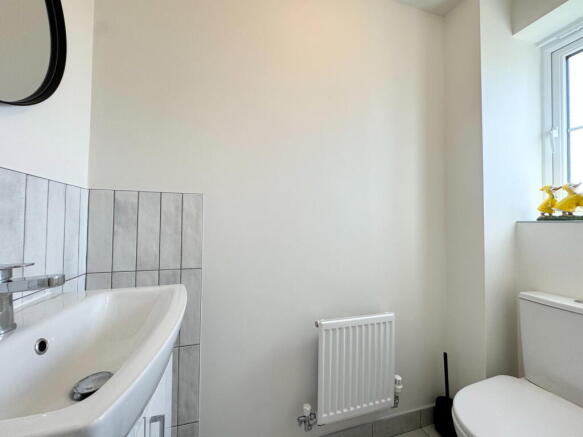 3 bed Semi-Detached for sale Image 5