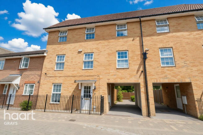 4-bed house on Caspian Way, Purfleet, £425,000