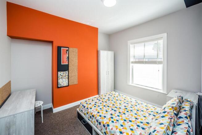 4 bed House Share to rent Image 8