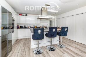 6, Dedworth Drive, Windsor SL4 5NQ