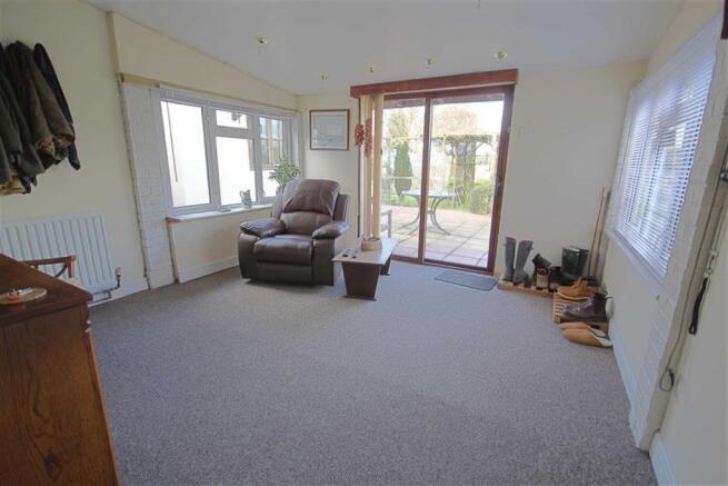 GARDEN ROOM