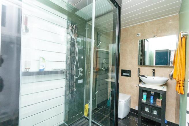 Ensuite