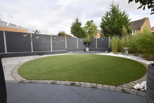 REAR ENCLOSED GARDEN