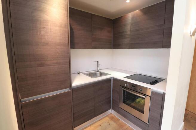 2 bed Flat to rent Image 4