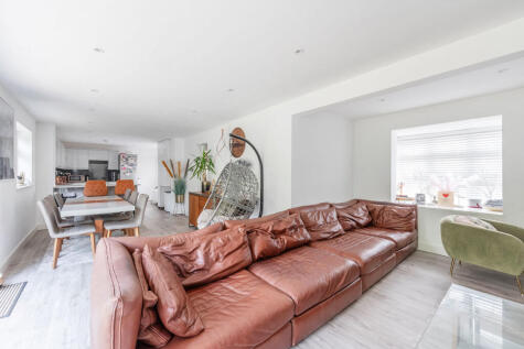 Newlands Close, Hatch End, Pinner, HA5