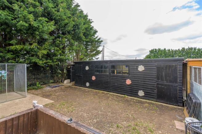 Shed & Gravelled Area