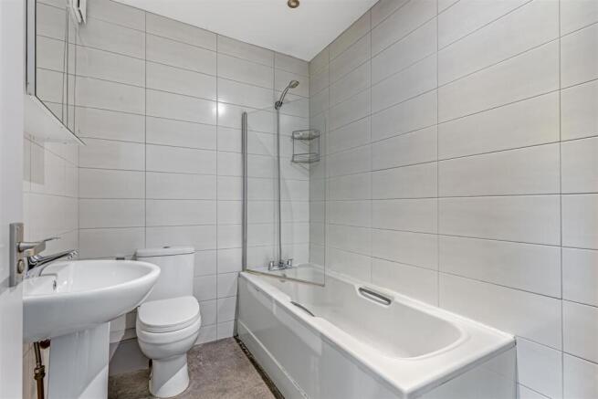 3 bed Terraced for sale Image 10