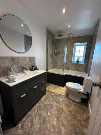 2 bed Terraced to rent Image 11