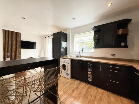 3 bed Terraced for sale Image 7