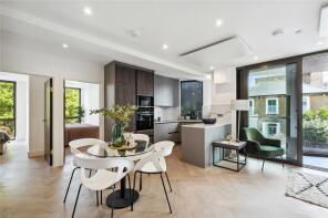 8, 180 Almanac House, East Hill, London SW18 2HD