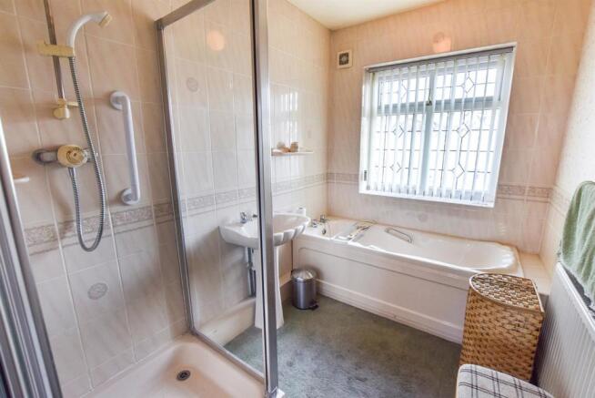 BATH/SHOWER ROOM