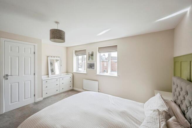 4 bed Detached for sale Image 9