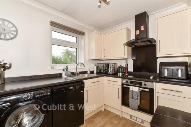 Kitchen/ Dining Room