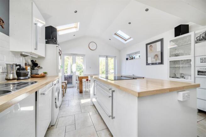 Baldwins Lane - Kitchen (2).jpg