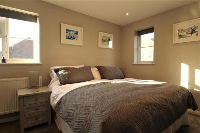 49 Oak Green Bed .jpg