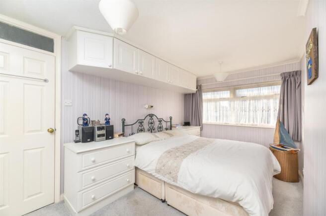5 bed Semi-Detached for sale Image 11