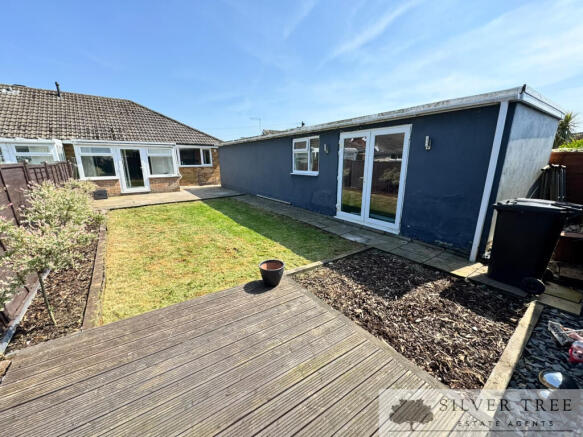 2 bed Semi-Detached Bungalow for sale Image 10