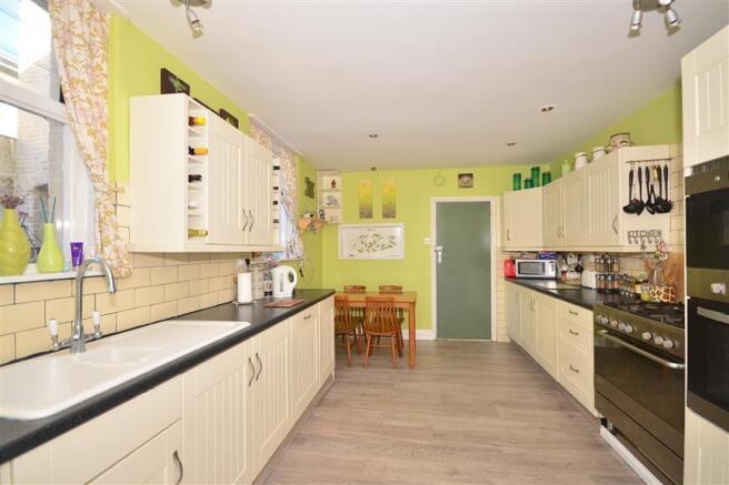 Kitchen/ Breakfast Room