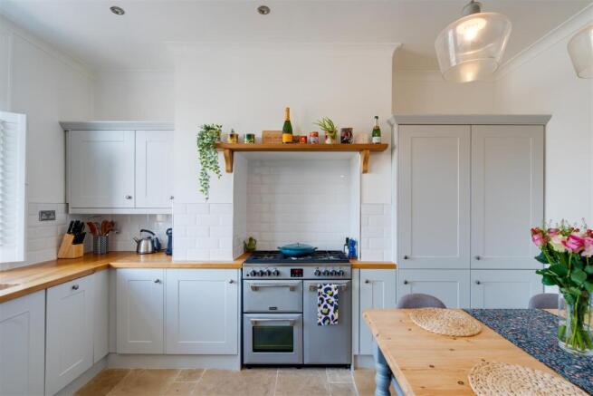 4 bed Terraced for sale Image 6