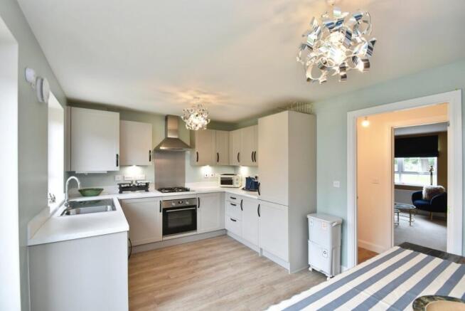 3 bed Semi-Detached for sale Image 4