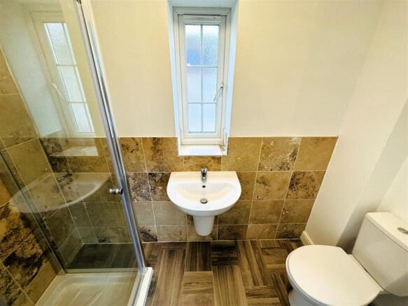 3 bed Town House for sale Image 11