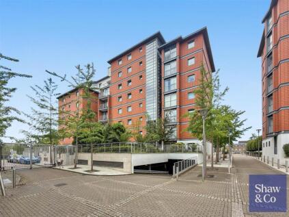 Holland Gardens, Brentford