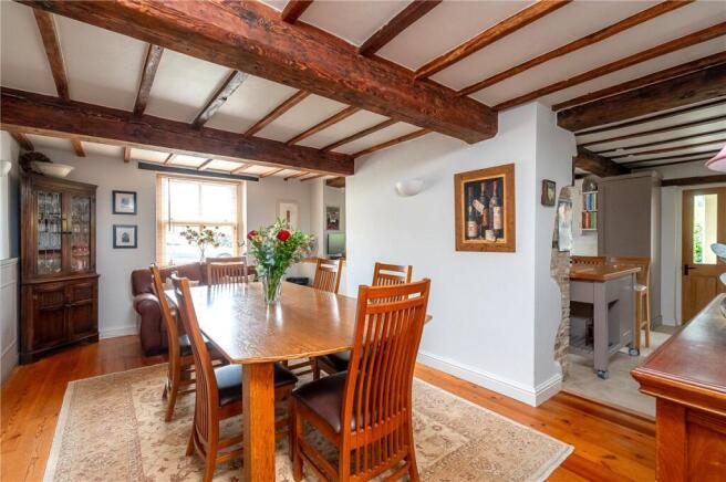 5 bed Detached for sale Image 6