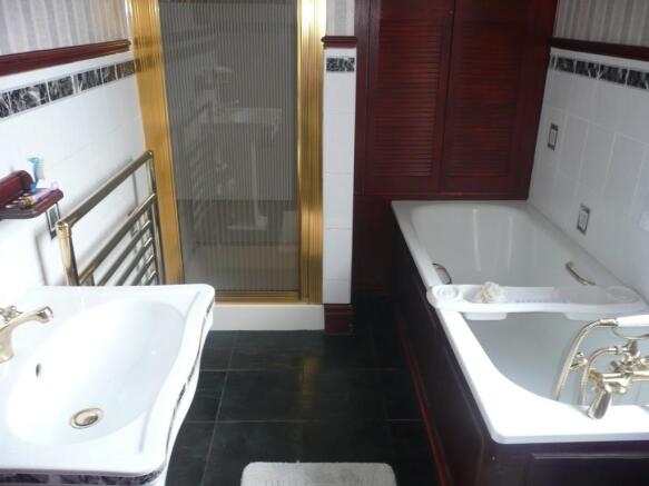 4 piece Bathroom