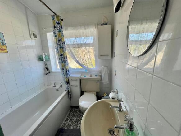 2 bed House for sale Image 8