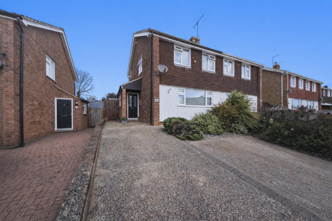9 Cedar close (3).png