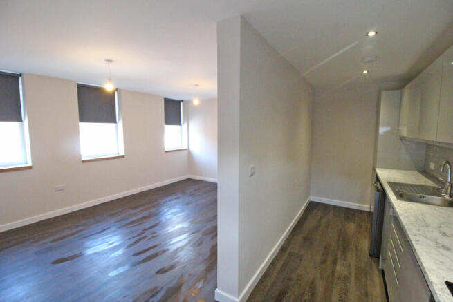 1 bed Apartment to rent Image 4