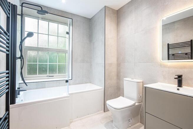 2 bed Apartment for sale Image 7