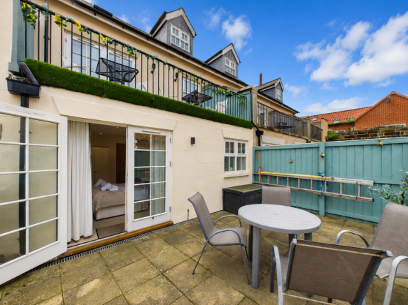 4 bed Town House for sale Image 6