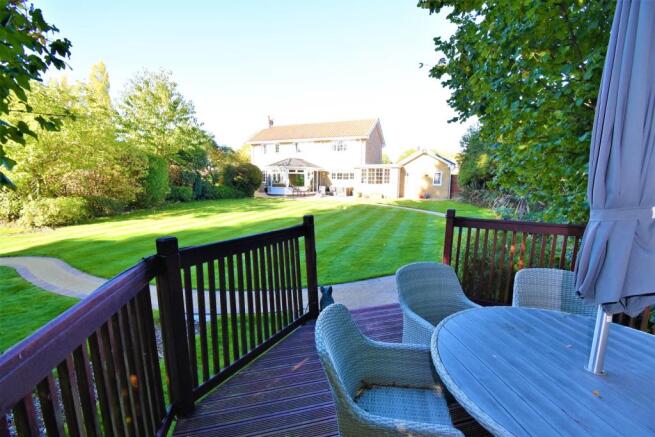Rawfield Lane, Fairburn (37)Seating