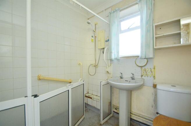 resizedWetRoom.jpg