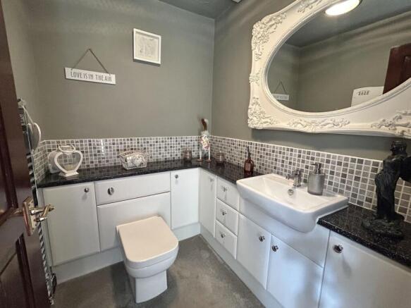4 bed Barn Conversion for sale Image 12