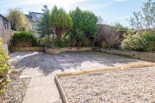 5 bed Semi-Detached to rent Image 5