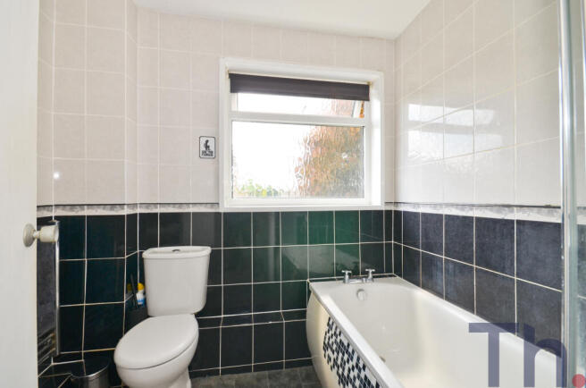 Family Bathroom.JPG