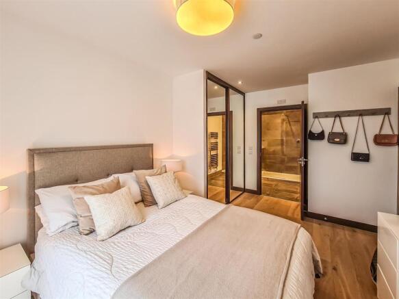 grand double bedroom  _.jpg