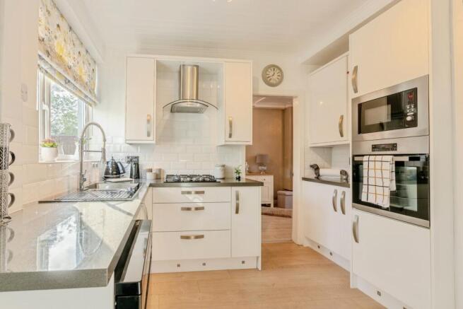 3 bed Semi-Detached for sale Image 4