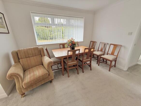 9 Hawke Close Din...
