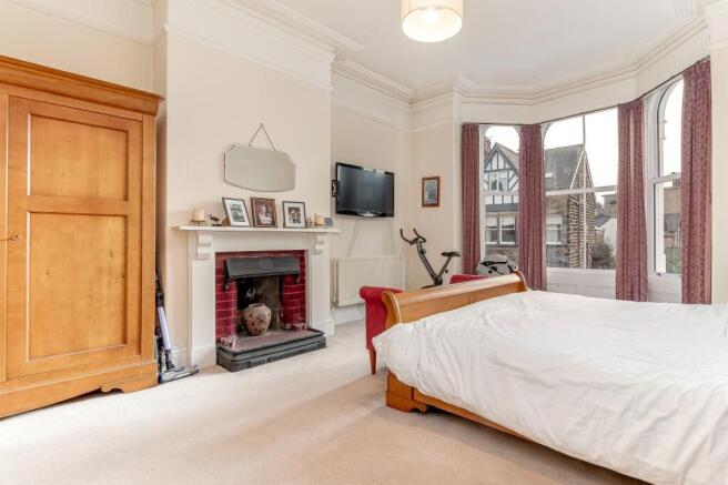 7 bed House for sale Image 7