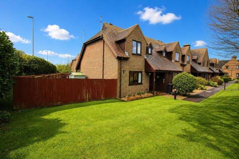 Courville Close, Alveston, Bristol