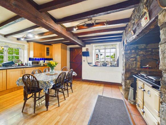 BREAKFAST KITCHEN