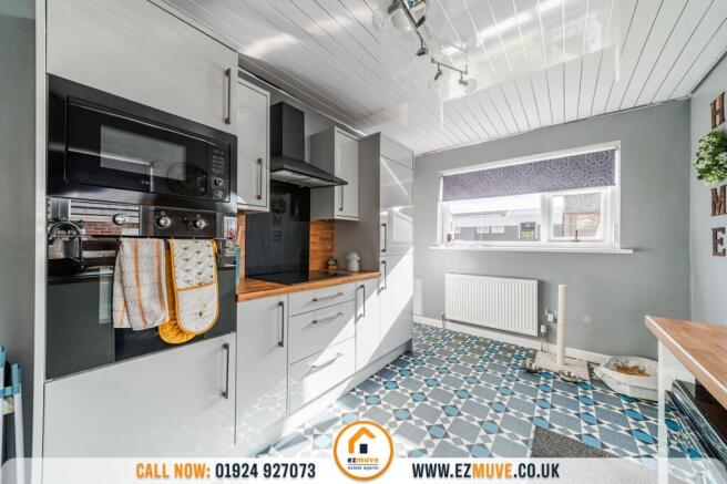 3 bed Semi-Detached Bungalow for sale Image 6