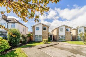 1, Haymer Gardens, Worcester Park KT4 8YD