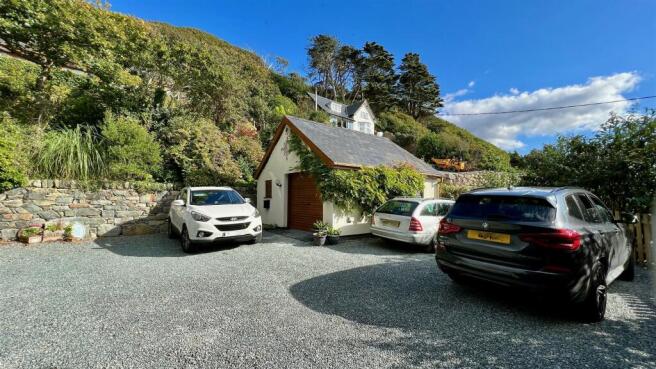 PARKING & GARAGE