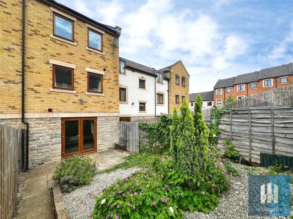 4 bed Town House for sale Image 11