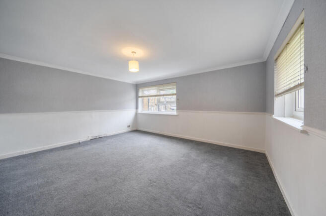 2 bed Flat for sale Image 6