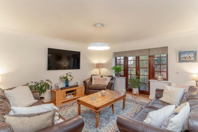 4 bed Detached for sale Image 6